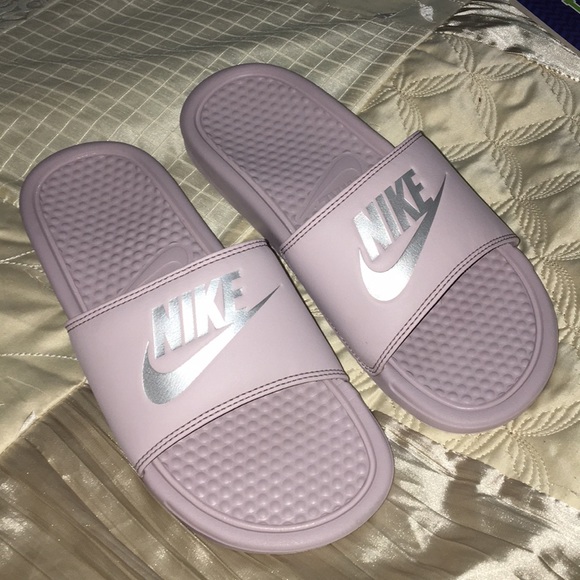 Nike slides - Picture 1 of 2